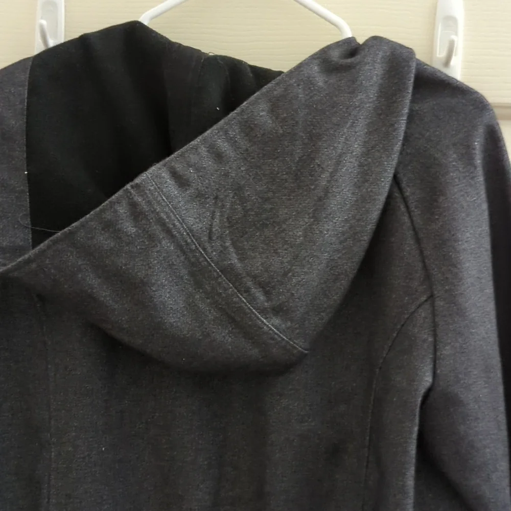 Roots Jacket - Picture 7 of 8
